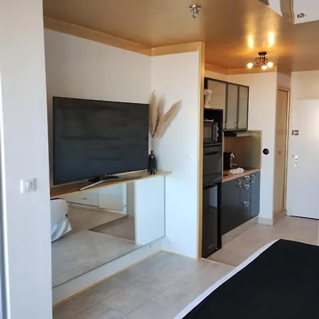 Meduse - Heliopolis C 29 - Luxe -by Agn 2 Personnes